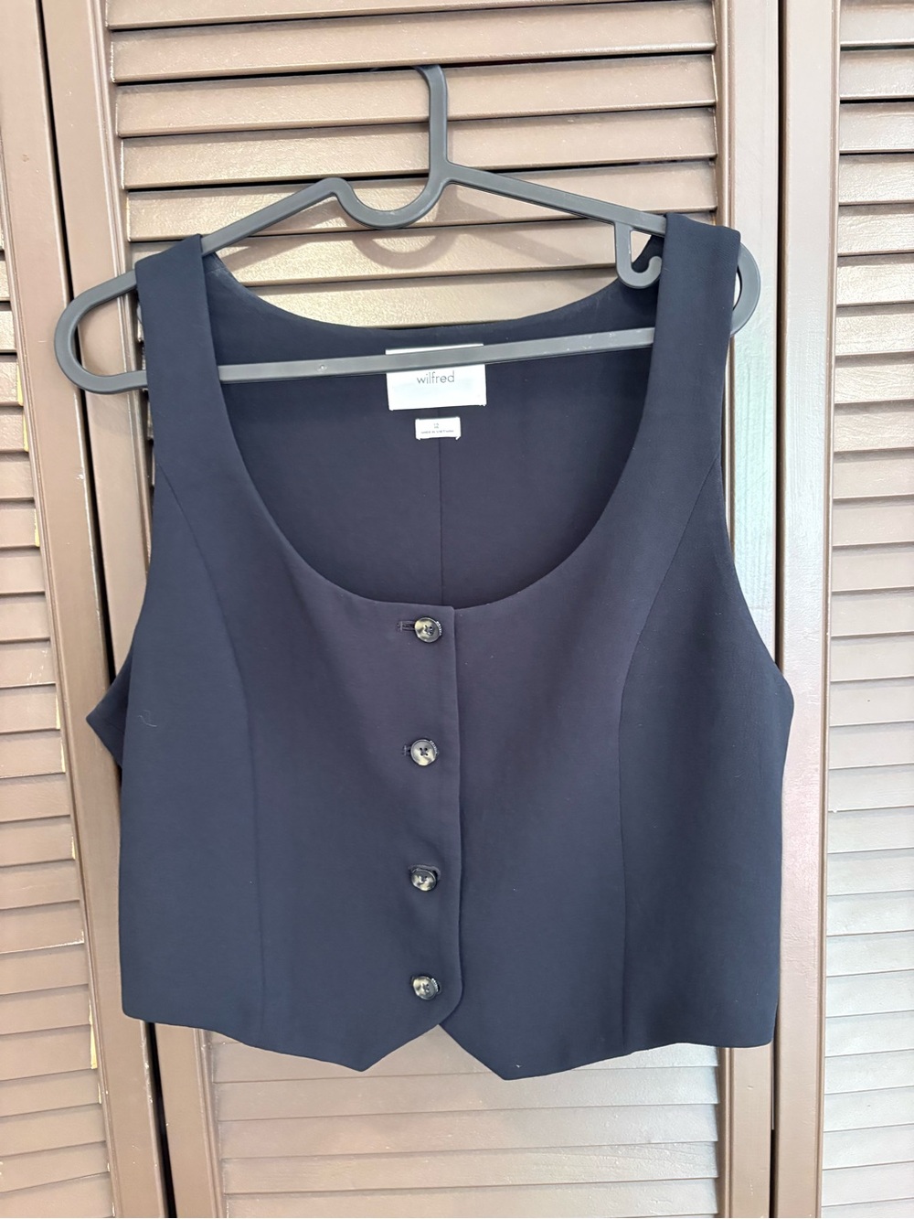 Aritzia Wilfred Cropped Button Vest in Black